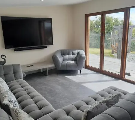 Furness View Barn Retreat * Dalto-in-Furness